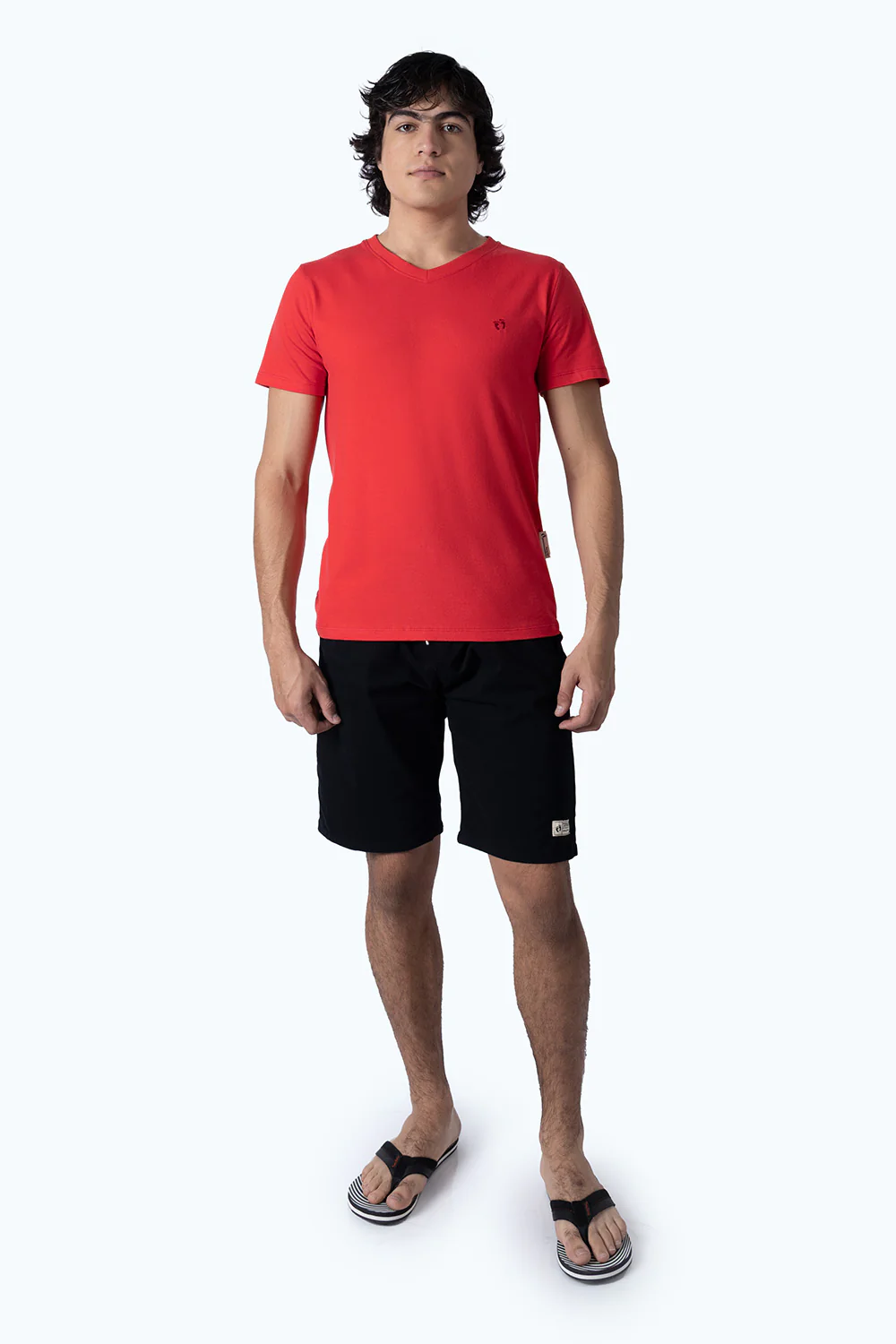 Playera básica roja cuello V - Imagen 4
