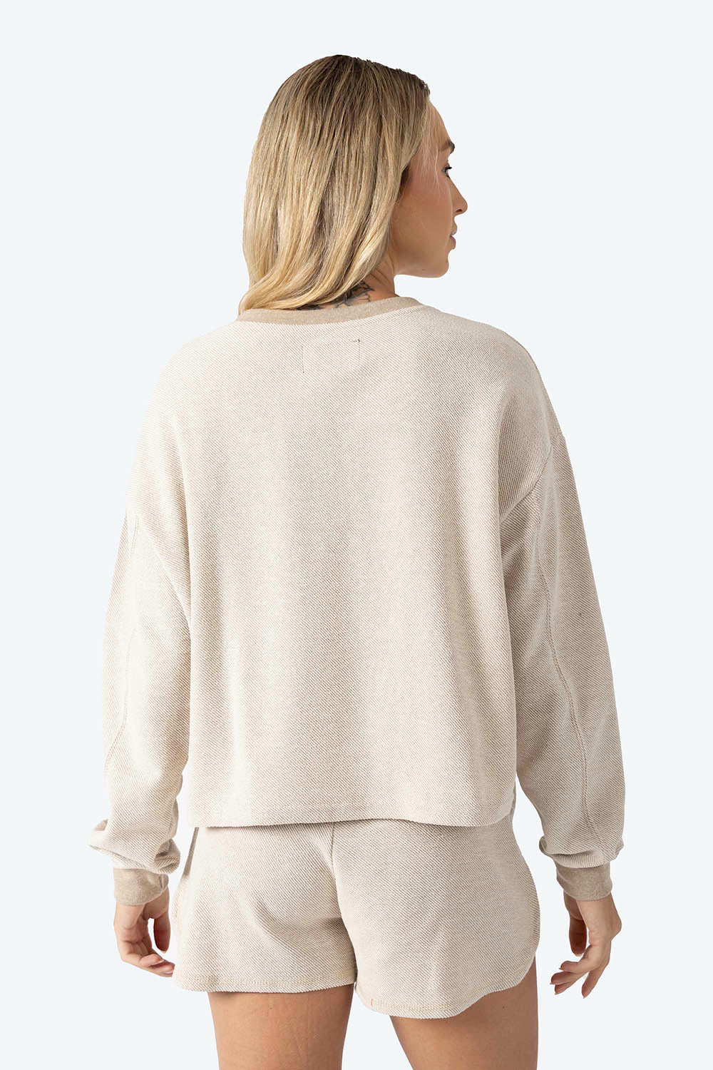 Sudadera cerrada café claro con textura - Imagen 4