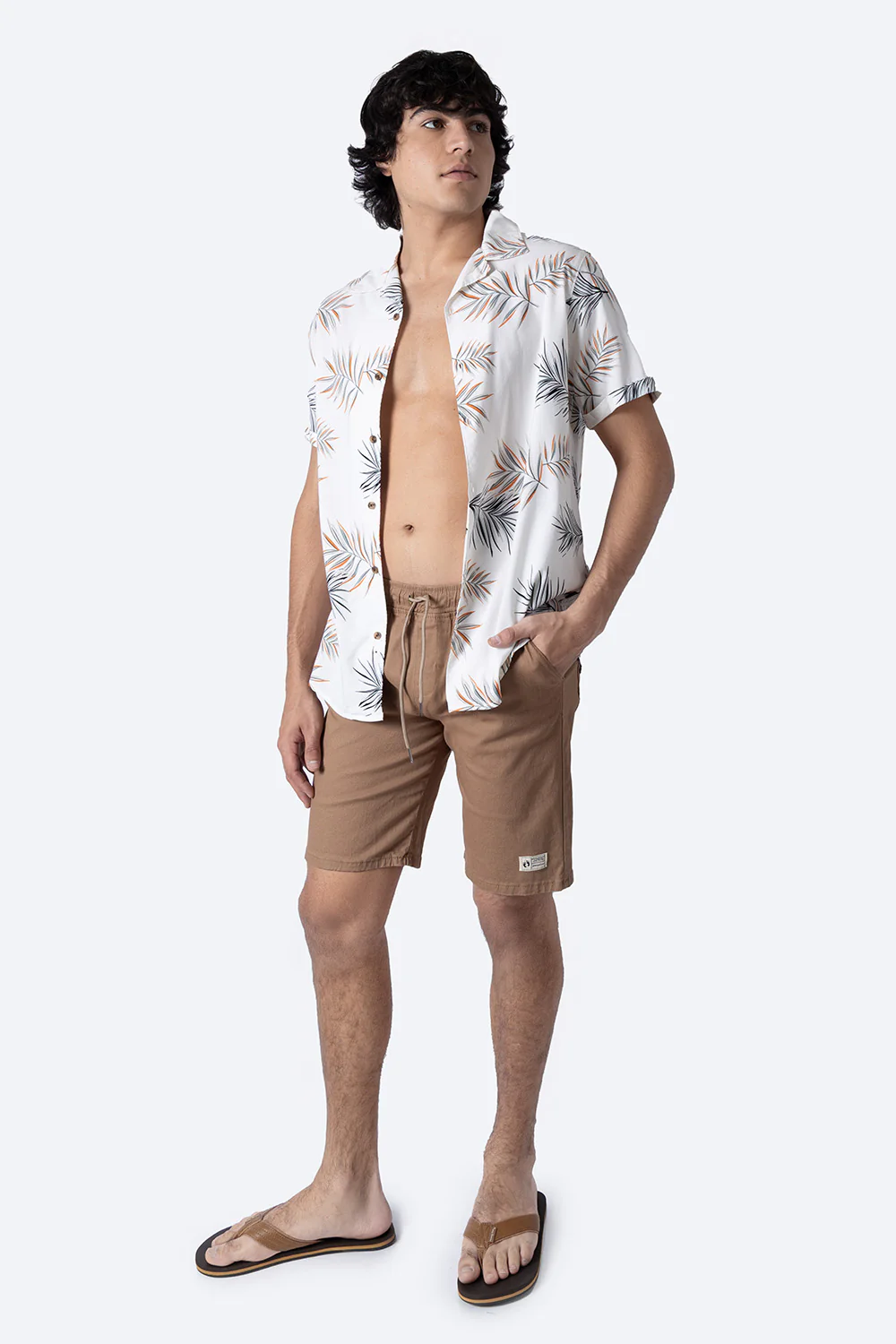 Bermuda casual café con jareta - Imagen 4