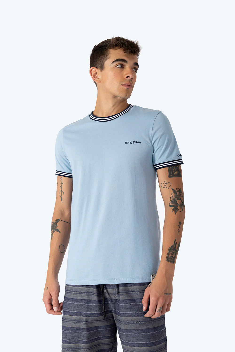 Playera azul claro bies a contraste azul con blanco