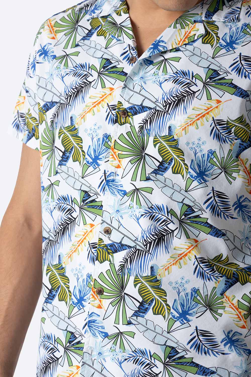 Camisa blanca diseño de hojas - Imagen 4