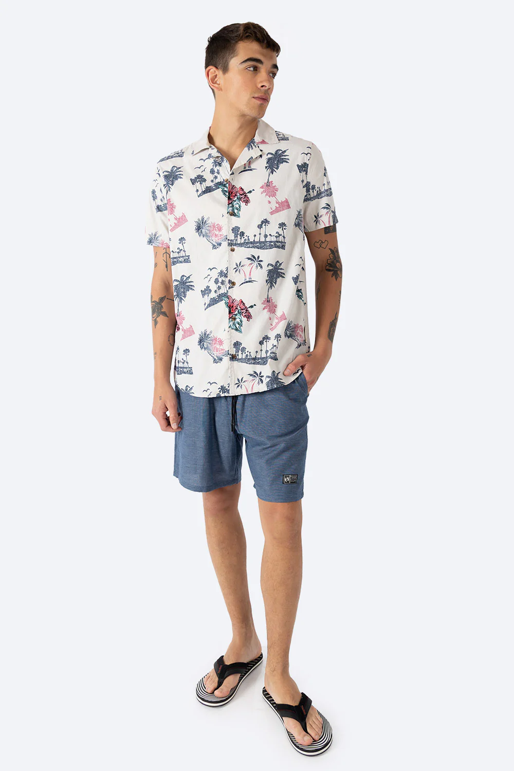 Camisa beige estampado palmeras - Imagen 4