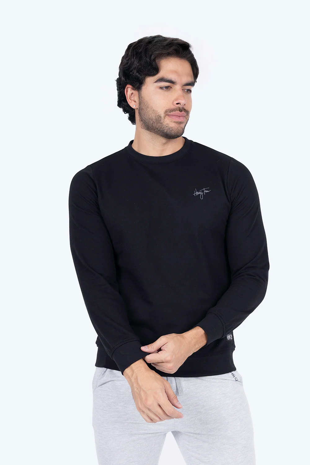 Sudadera cerrada negra cuello redondo