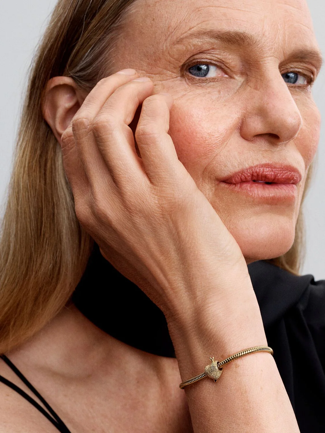 Charm Dorado Corazón Cupido - Imagen 4