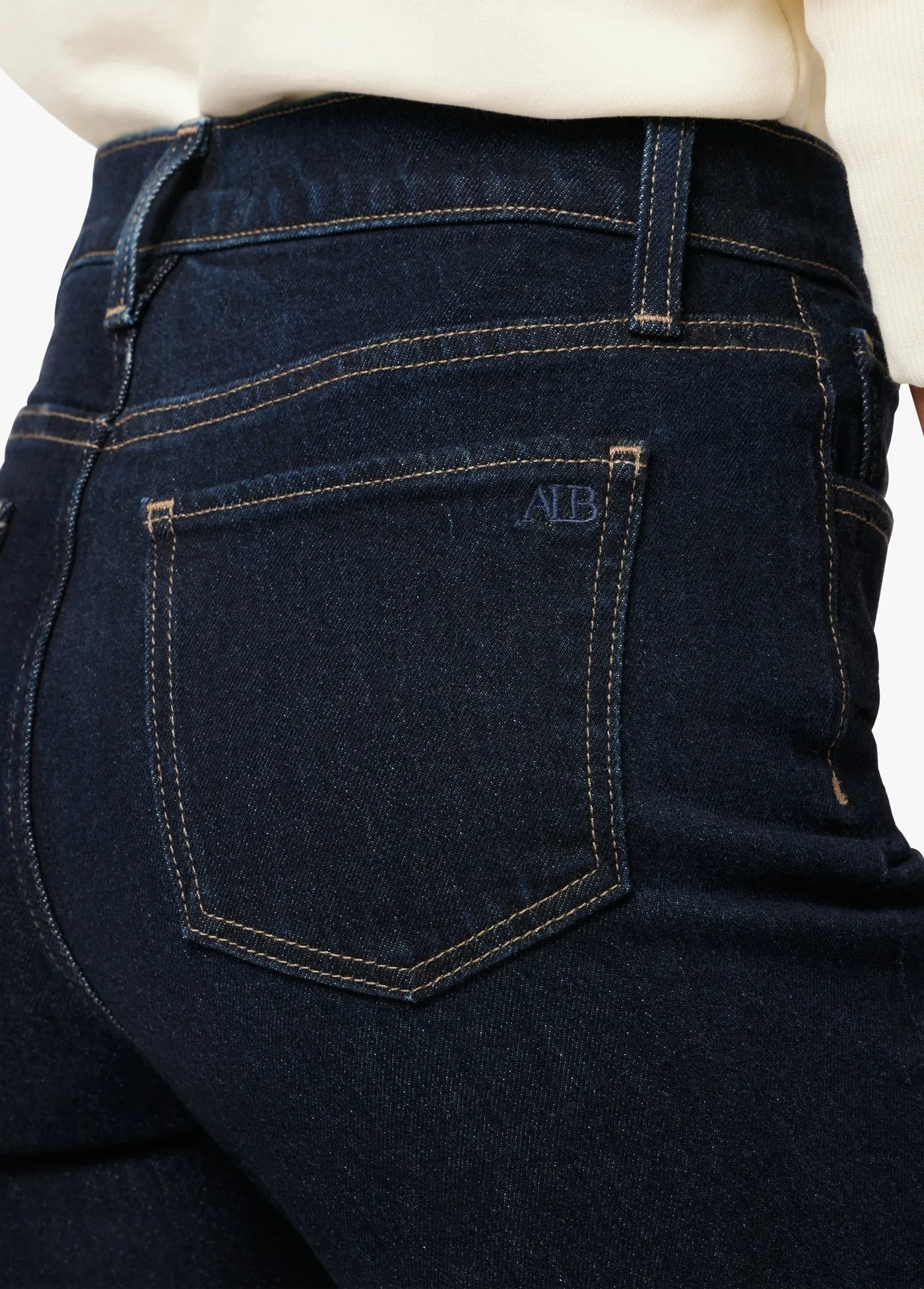 THE RUNWAY LUNA W/ BUTTON FLY w/FRAY HEM - Imagen 5