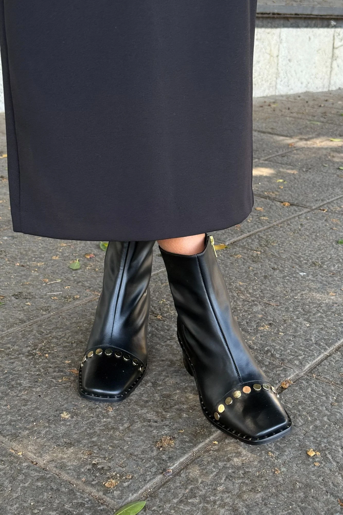 BOTIN FILIPA TACHAS NEGRO 6CM